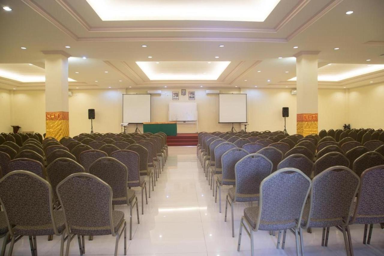 Hotel Oranjje Denpasar Dış mekan fotoğraf